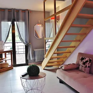 Appartement Janet, Erts